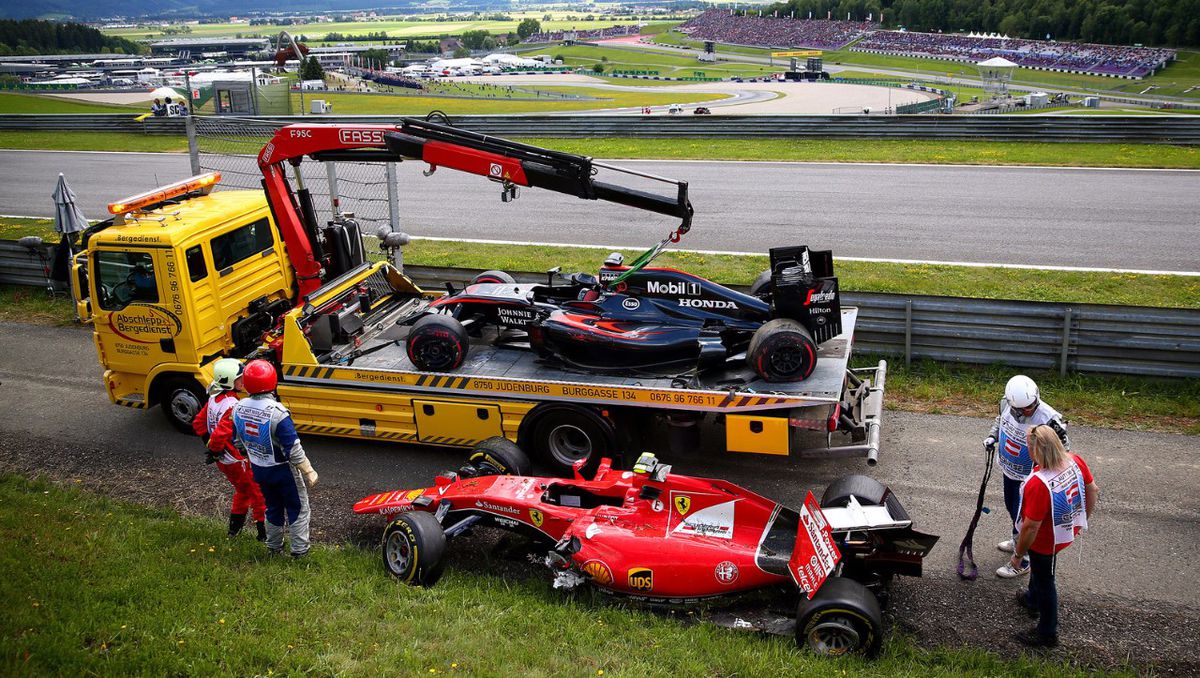 Alonso na crash met Räikkönen: 'Geluk gehad'