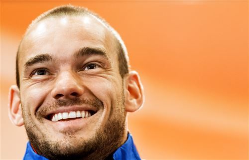 Sneijder evenaart De Boer met nummer 112