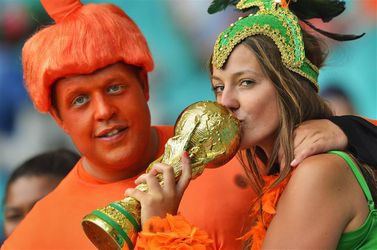 Oranje weer gesteund door 3000 Nederlanders