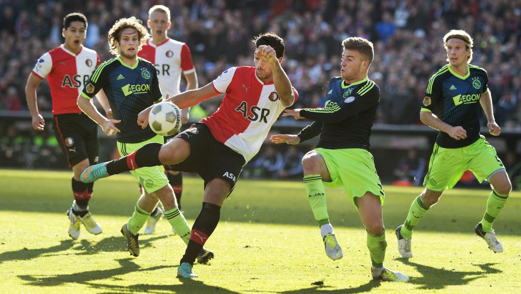 Kuip ontploft exact drie jaar geleden bij gelijkmaker tegen Ajax (video)