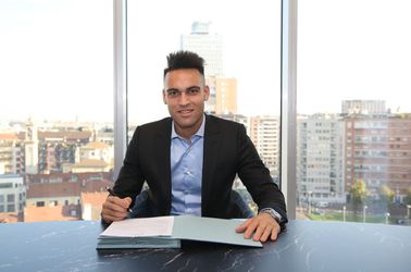 Lautaro Martínez blijft ook komende jaren z'n goals voor Inter maken: nieuw contract tot 2026