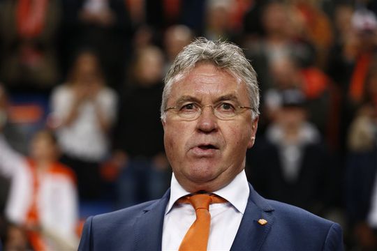Hiddink blijft bondscoach Oranje