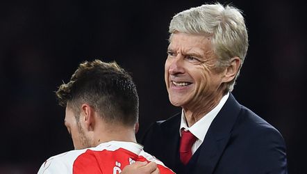 'Arsenal wil Wenger tot zijn pensioen behouden'