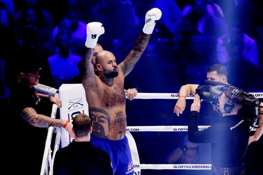🎶 | Dit is het gloednieuwe rapnummer van het zoontje van vechtersbaas Hesdy Gerges