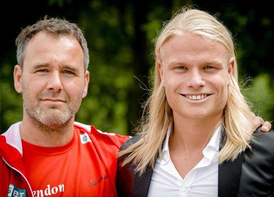 Schaatscoach Van Veen weg bij Corendon