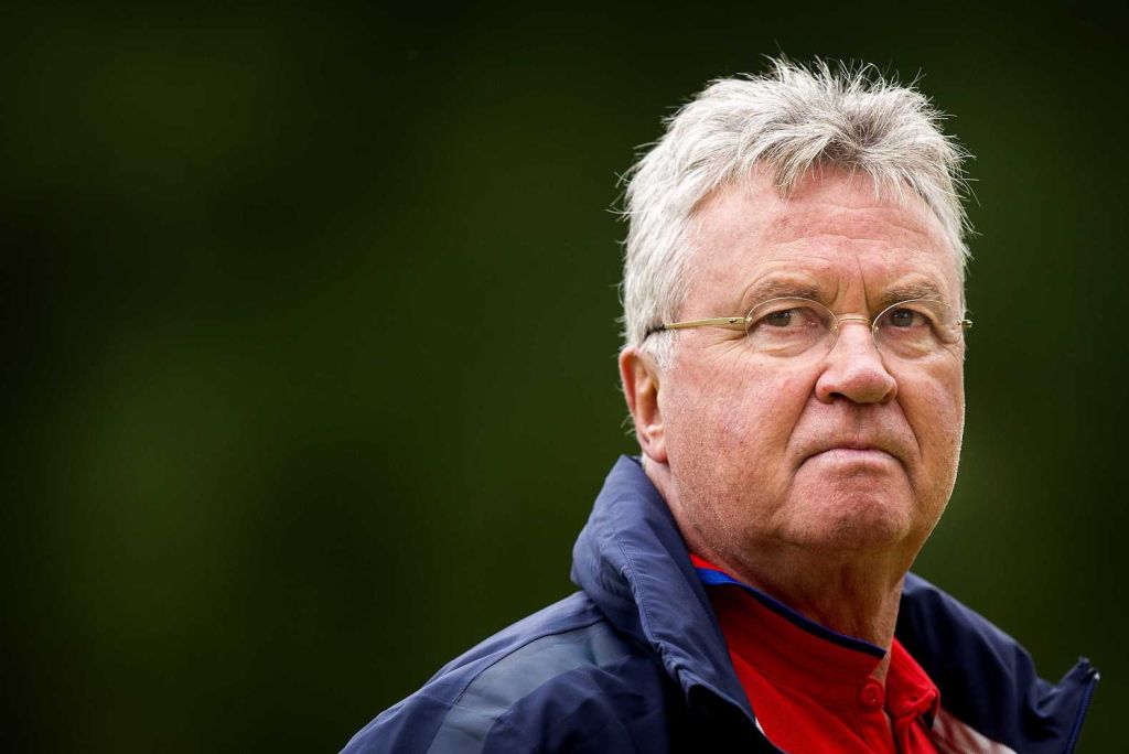 Hiddink traint besloten met 15 spelers