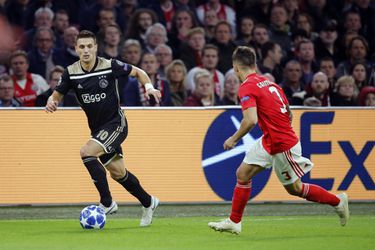 Opstelling Ajax: Ten Hag kiest tegen Benfica weer voor de 'Bayern-variant'