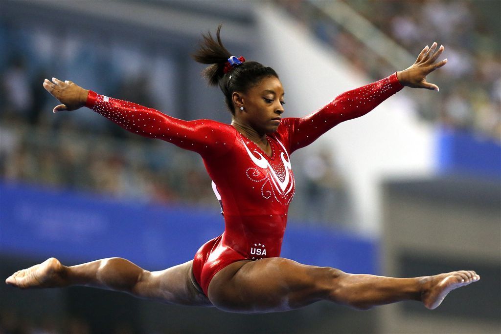 Biles prolongeert wereldtitel op meerkamp