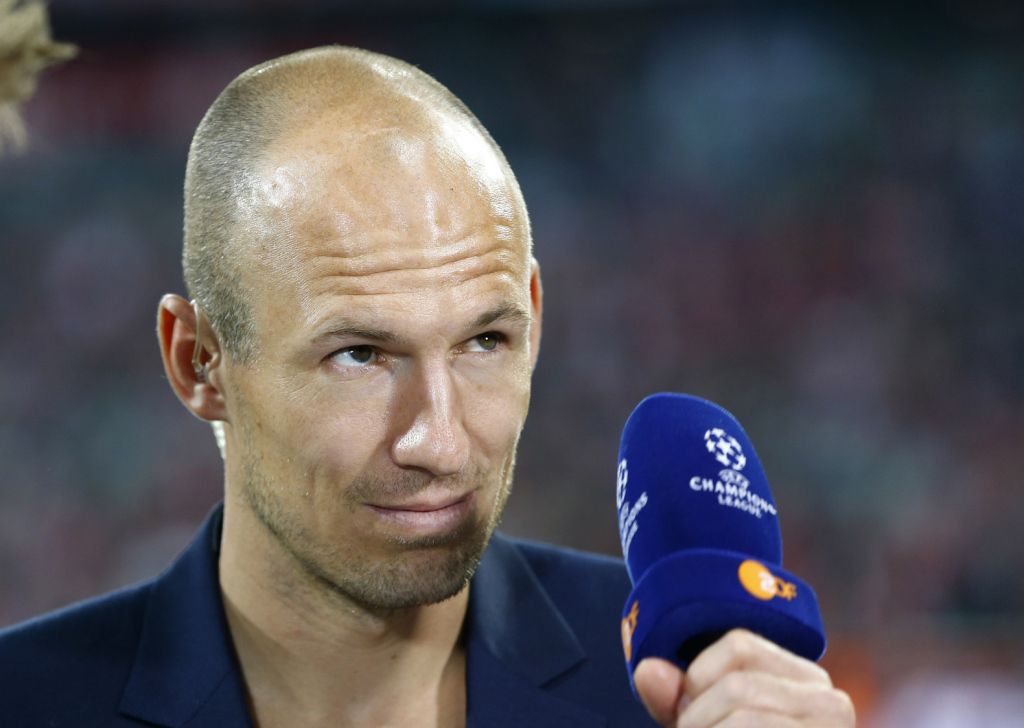 Robben en Benatia weer bij groepstraining