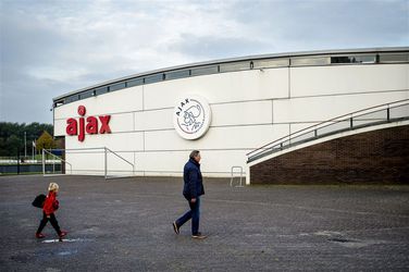 Ajax geeft Zuid-Afrikaanse doelman een kans