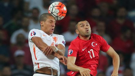 Turkije toch met Burak Yilmaz in slot kwalificatie