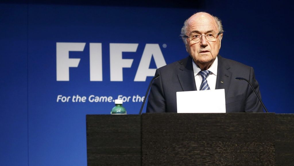 Sepp Blatter weigert per direct af te treden