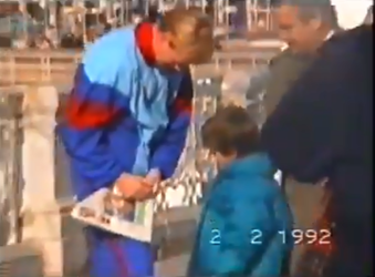 🎥 | Prachtig! Piqué deelt filmpje van 30 jaar terug hoe hij op 5e verjaardag Ronald Koeman ontmoette