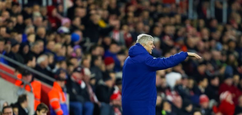 Supporter legt Wenger uit hoe het moet