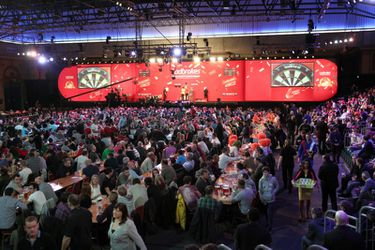 Professionele rugby'er aan de start op WK darts