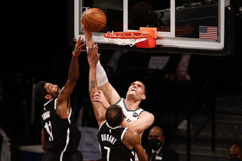Brooklyn Nets wint Game 1 van Milwaukee Bucks