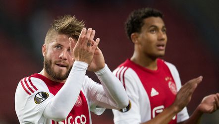 Ajax krijgt support van vluchtelingen in bekerduel