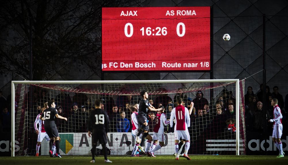 Oerlelijke overwinning VVV op Jong Ajax