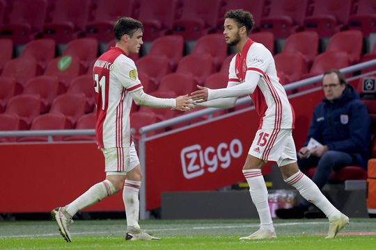 🎥 | Tagliafico snapte niks van teamgenoot bij Ajax: 'Op welke positie speelt hij nou?'