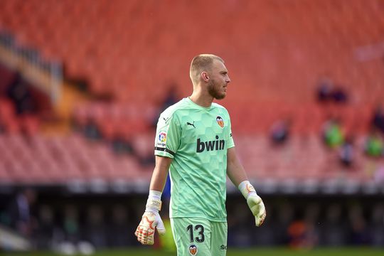 Nieuwe domper voor Jasper Cillessen: doelman loopt spierblessure op
