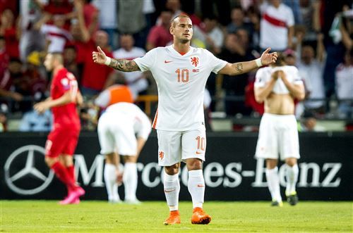 Blunderend Oranje met 2-0 achter bij rust