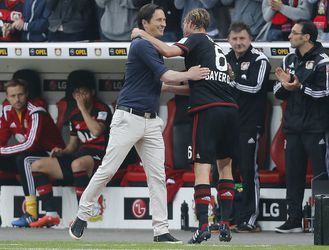 Trainer Schmidt tot 2019 bij Leverkusen