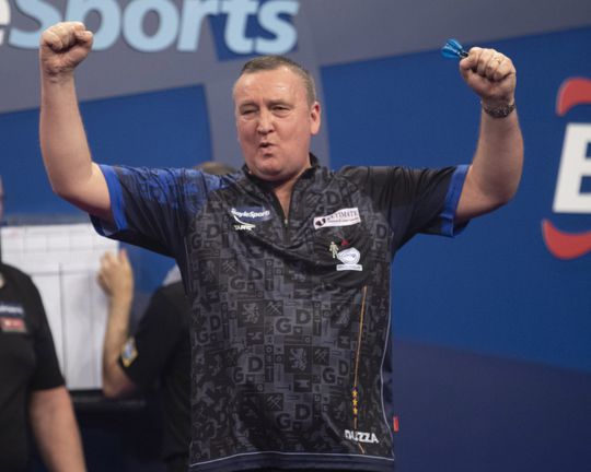 🎥 | Glen Durrant sust Michael Smith in slaap, maakt hem wakker, en haalt halve finale