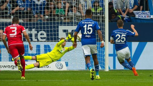 Huntelaar mist vierde strafschop op rij