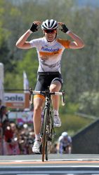 Van der Breggen wint Waalse Pijl voor vrouwen