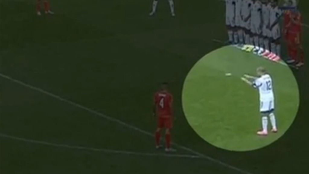 Israëlische voetballer probeert vrije trap Bale te betoveren (video)