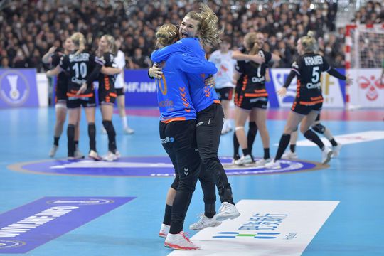 Noorwegen helpt Nederland naar halve finale WK handbal, Rusland volgende tegenstander