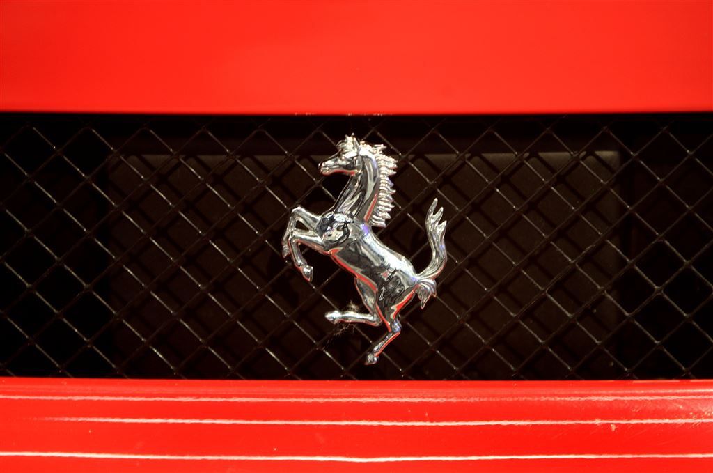 Ferrari brengt Mercedes zware slag toe