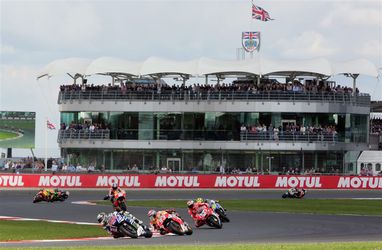 MotoGP 2 jaar langer op Silverstone