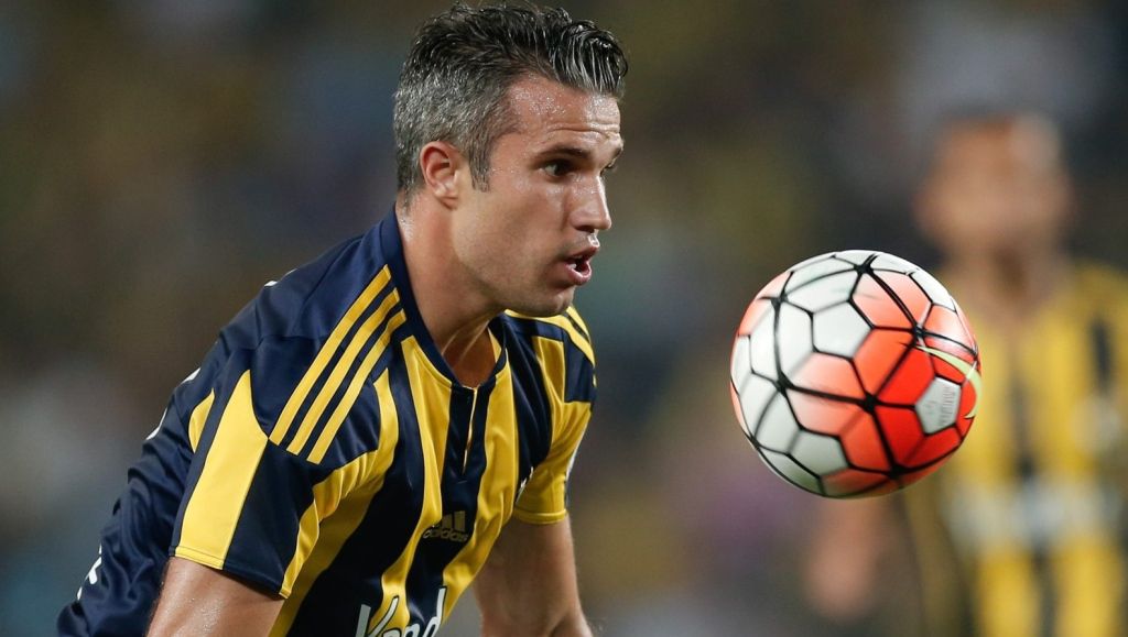 Van Persie laat huilende superfan weer lachen