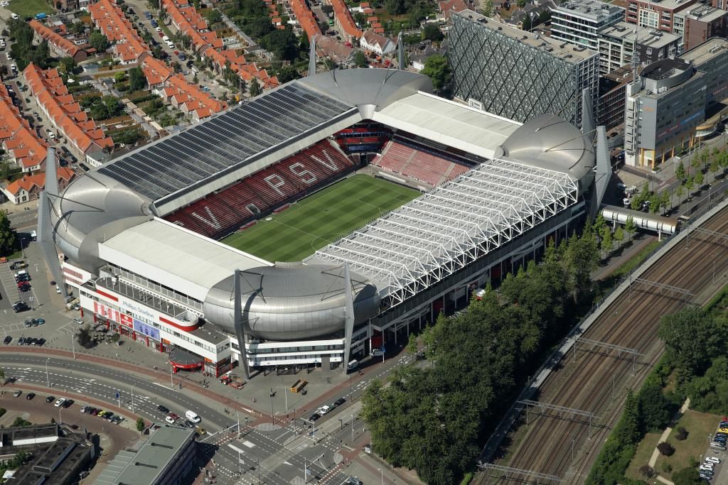 Philips-stadion mag niet van UEFA