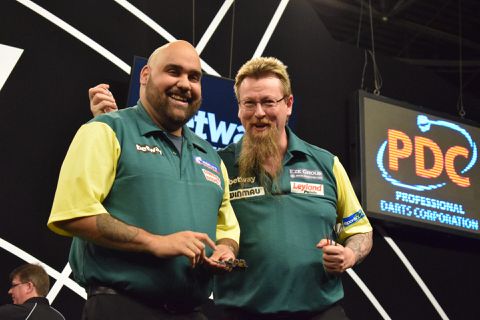Simon Whitlock denkt bij WK Darts aan overleden maat Kyle Anderson: 'Altijd bij ons'