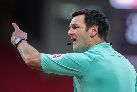 Dit is de scheidsrechter die Oranje fluit in de uitwedstrijd tegen Letland