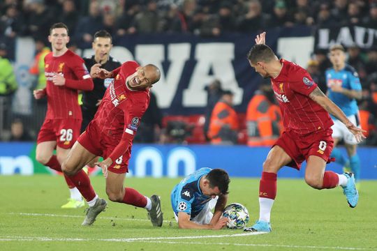 Klopp vreest voor zware blessure Fabinho: 'Dat is geen goed teken'