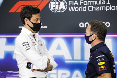 Red Bull-teambaas Horner over langzamere pitstop-regel: 'Concurrentie probeert ons af te remmen'