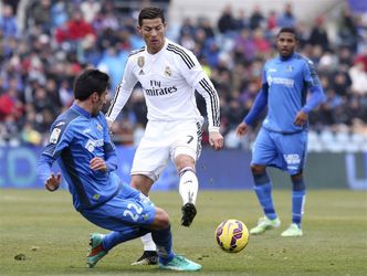 Ronaldo helpt Real Madrid langs Getafe