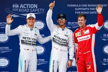 Hamilton wint in China, Verstappen valt uit