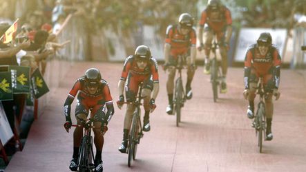 BMC wint omstreden eerste rit Vuelta, LottoNL maakt indruk
