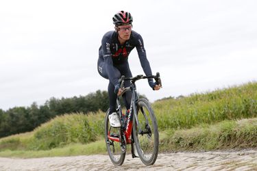 Dylan van Baarle doodsbang voor kletsnatte Parijs-Roubaix: 'Een van mijn nachtmerries'