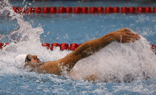 Phelps maakt indruk tijdens rentree