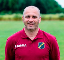 NAC-trainer Hellemons is trots na 4-0 tegen Sparta