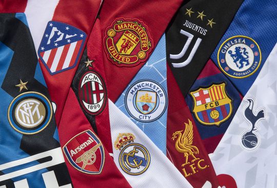 🤑 | Clubs uit Manchester hebben duurste selectie: kosten meer dan 1 miljard