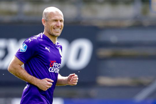 Robben op de vraag wat-ie zou doen als De Boer belt: 'Dan kom ik'