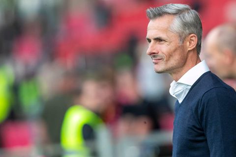 Go Ahead-trainer Kees van Wonderen op bezoek bij Feyenoord: 'Spelen met plezier'