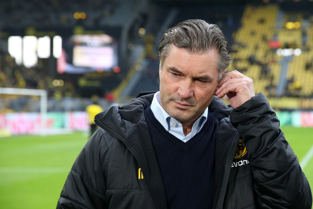 Technisch directeur Zorc pislink op spelers na verlies tegen Bayern: 'Ik ben verbijsterd'
