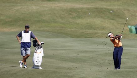 Luiten zakt zeven plaatsen, Kaymer leidt